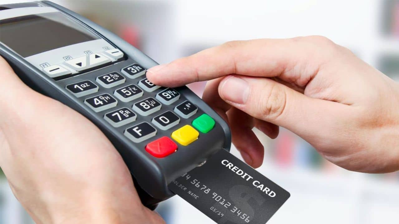 Black Friday e disservizi Pos: migliaia di utenti e commercianti in difficoltà