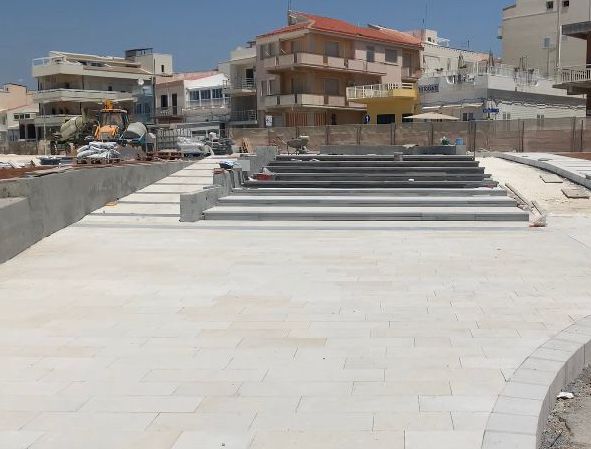 Continuano i lavori al lungomare di Scoglitti, l’assessore Nicastro: “Avviata la fase della pavimentazione”