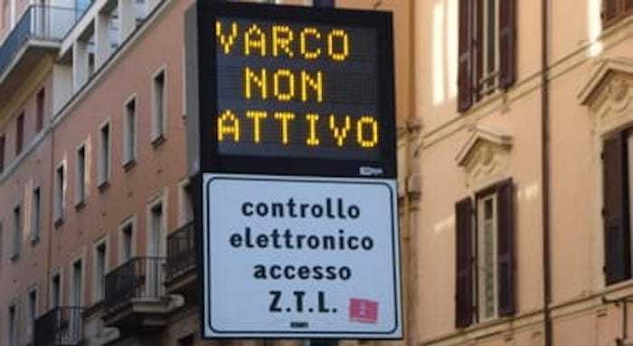 Varchi elettronici anche a Marina di Ragusa. La decisione del Comune che rischia di creare difficoltà a villeggianti e turisti