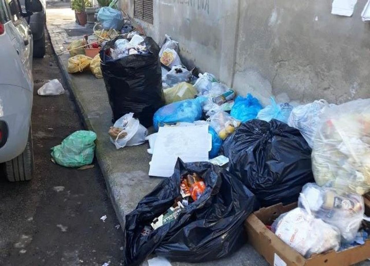 Pugno di ferro a Modica contro chi inquina: nel 2023 emessi 347 verbali
