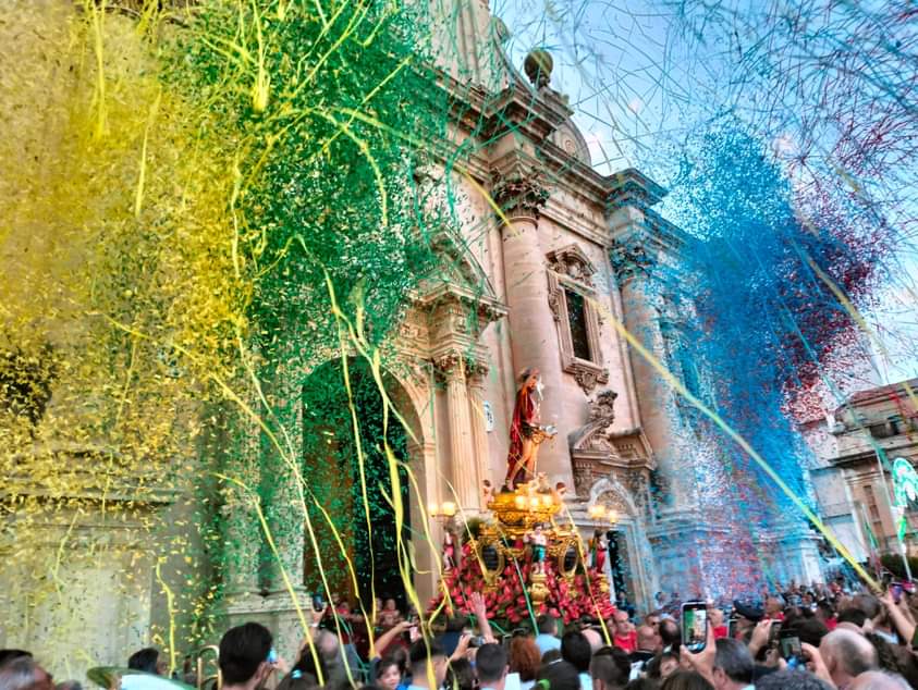 Festa di San Giovanni a Ragusa, bilancio positivo e buona partecipazione per la processione che è tornata dopo 2 anni di stop. VIDEO E FOTO GALLERY