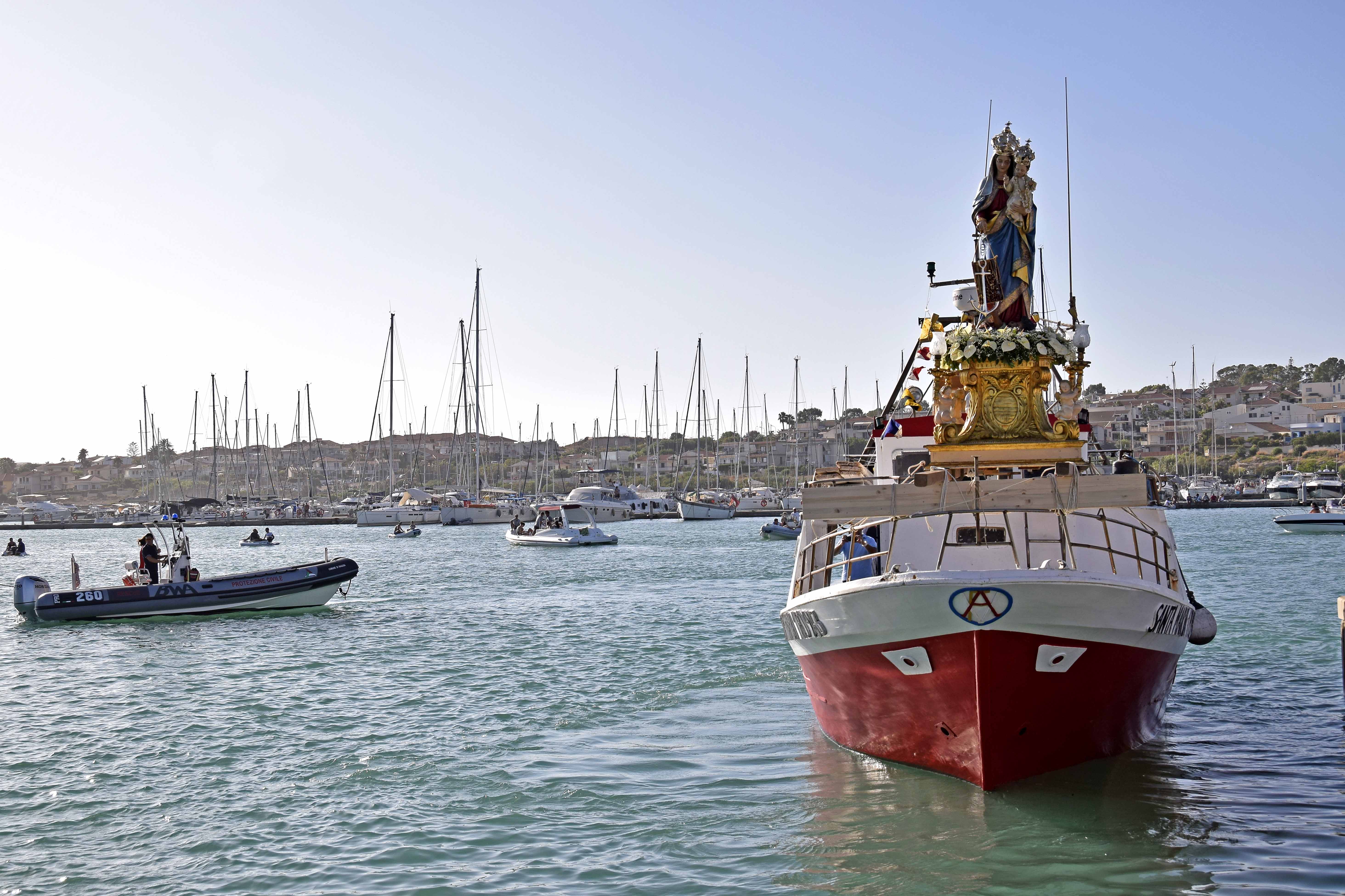 Santa Maria di Portosalvo a Marina, ci si prepara alla grande festa