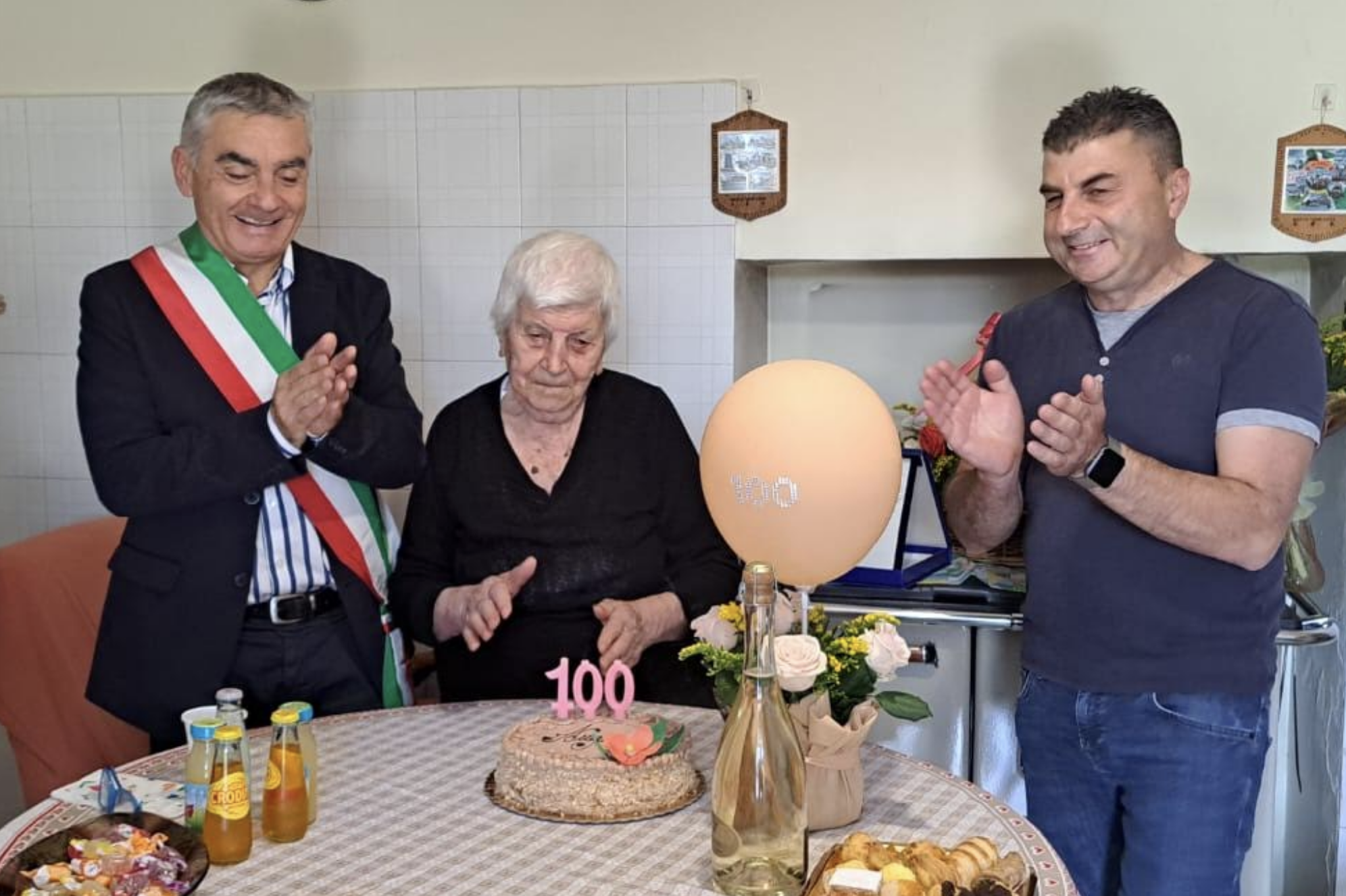 Nonna Nicolina compie 100 anni. Il segreto di longevità e saggezza