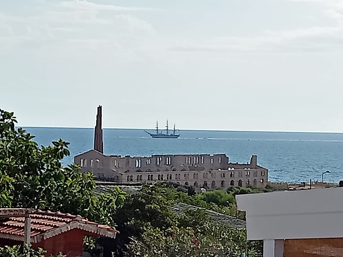 Fuochi d’artificio per salutare l’Amerigo Vespucci. Nello Sciclitano