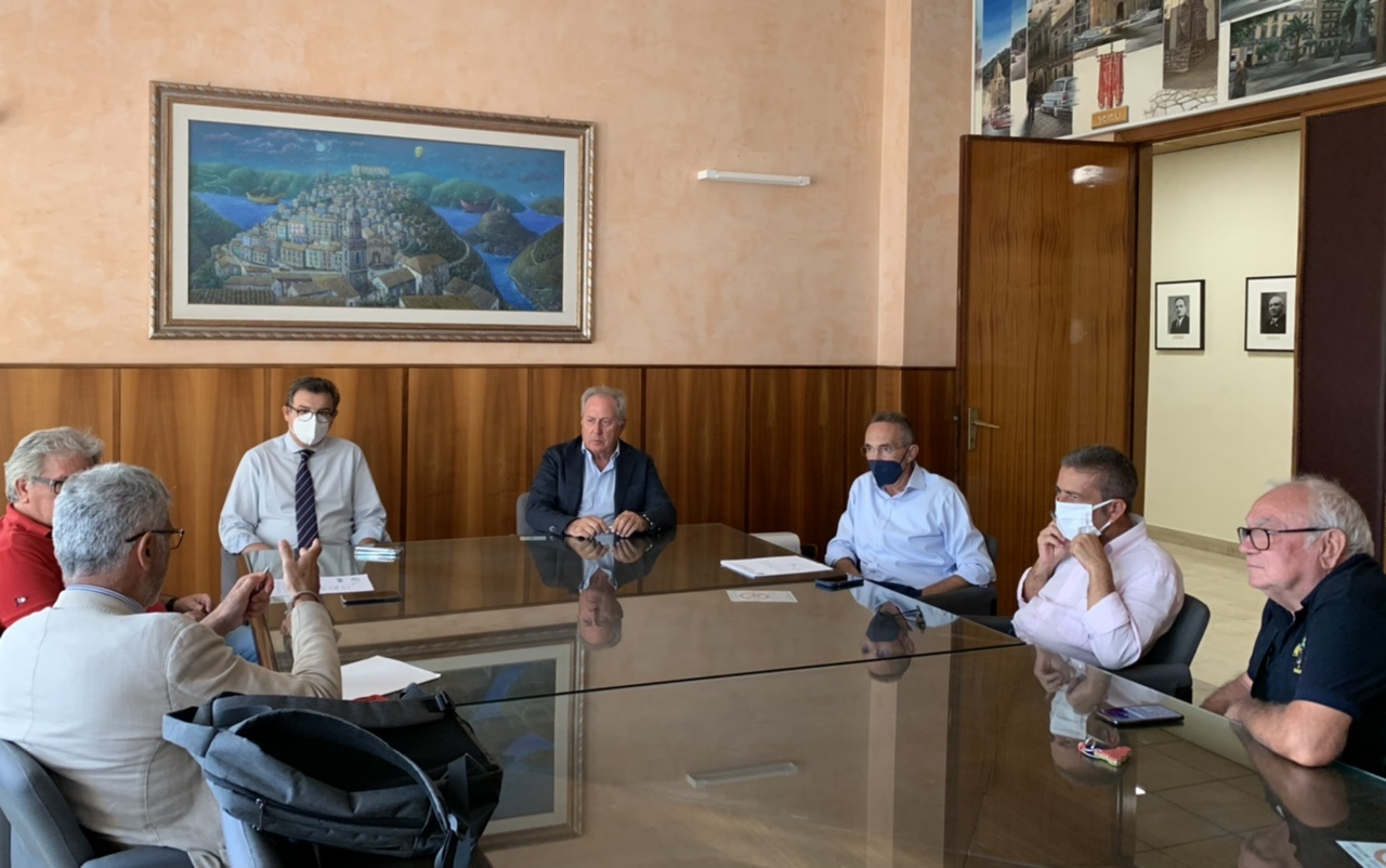 Rifiuti: in campo solo soluzioni palliative. Confronto tra Libero Consorzio e Srr
