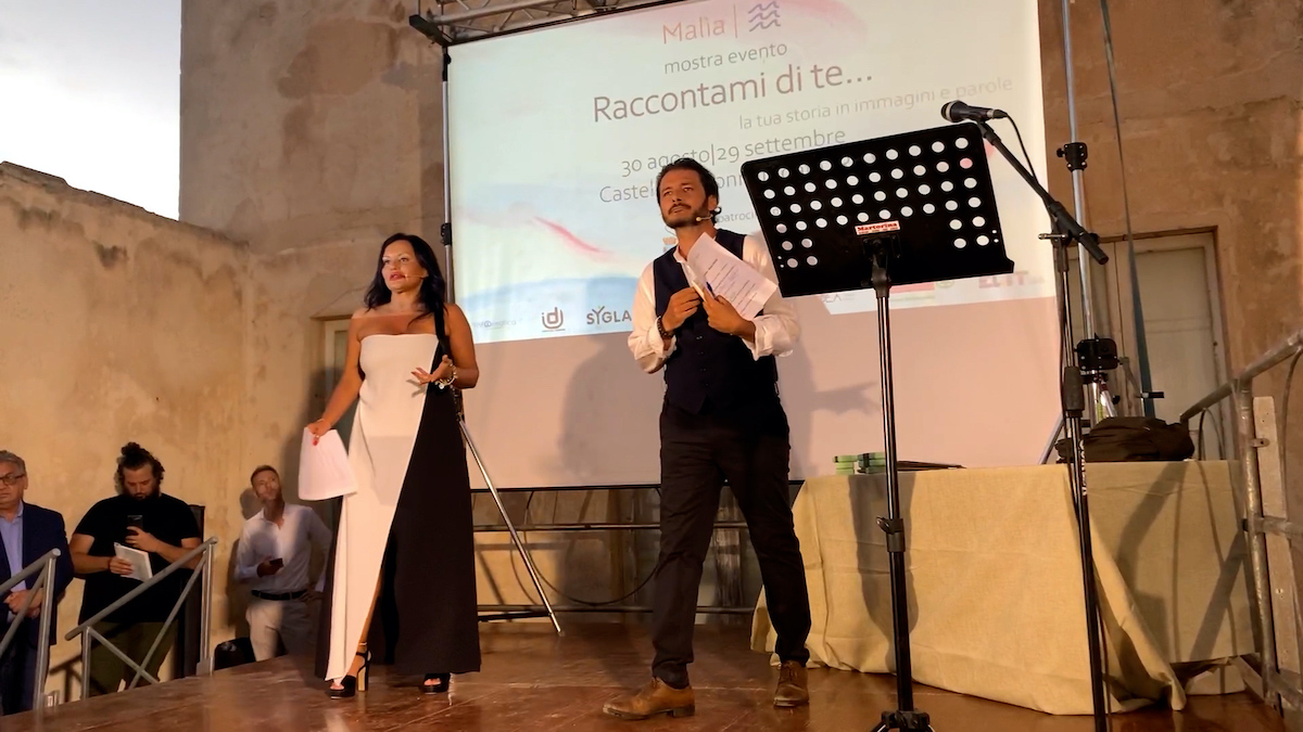I racconti diventano opere d’arte: “Raccontami di te” un grande successo al castello di Donnafugata. FOTO