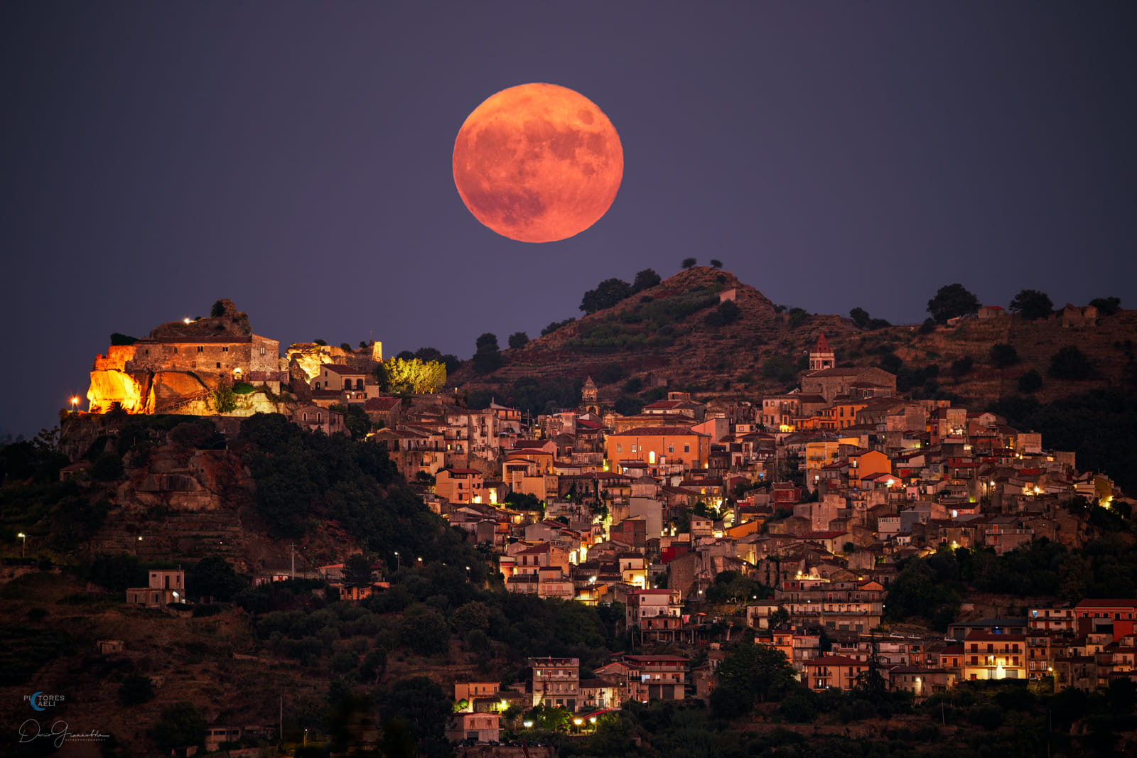 Nasa sceglie “luna” siciliana come foto del giorno, Harvest Moon