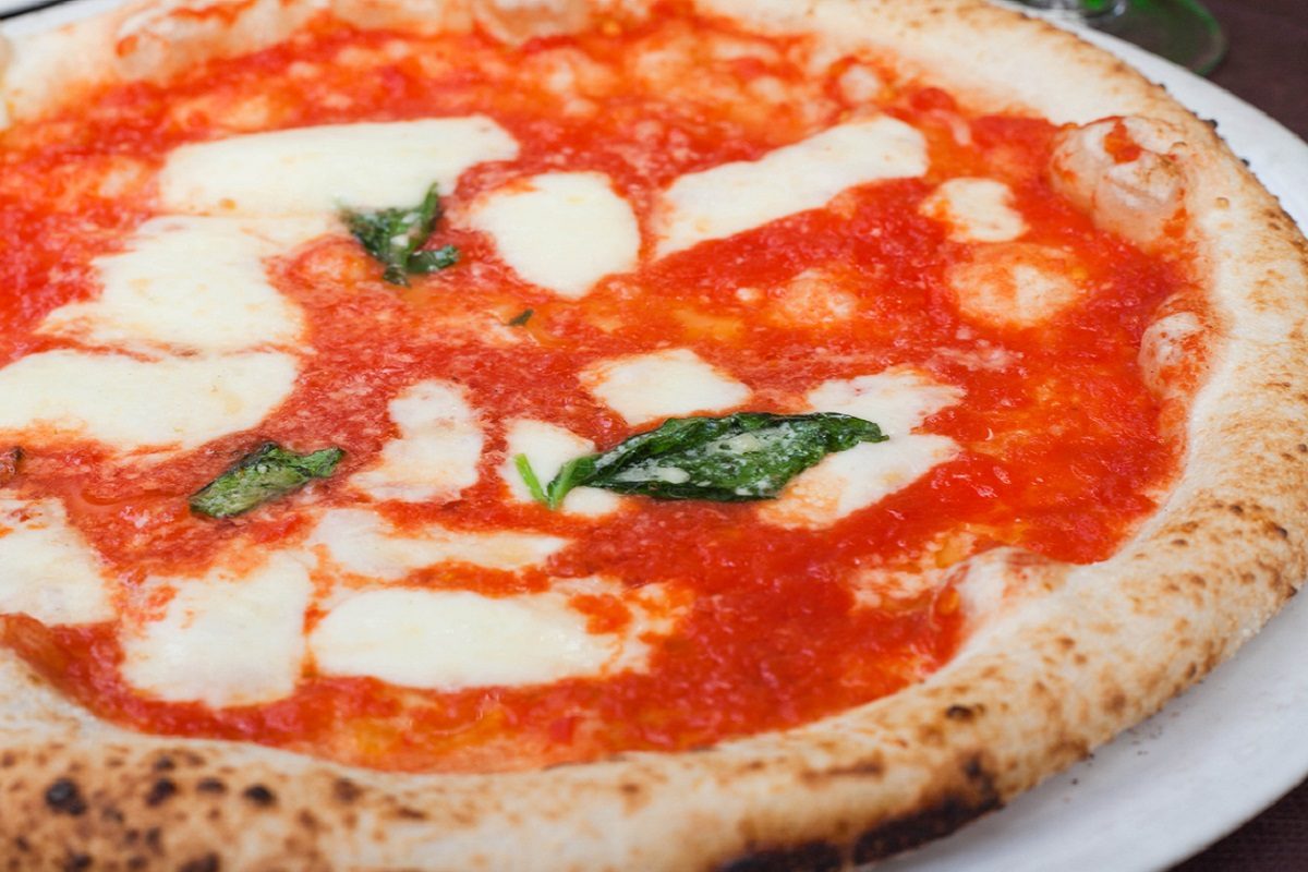 E’ la giornata mondiale della pizza. Il 17 gennaio 2017 l’arte dei pizzaioli napoletani venne riconosciuta patrimonio Unesco