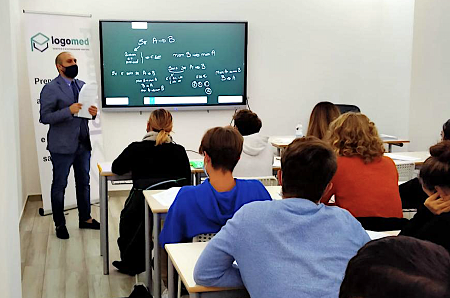 Medicina: cambiano i test, non più cartacei ma informatici. A Catania, Caltagirone e Ragusa al via i corsi in presenza per test d’ammissione