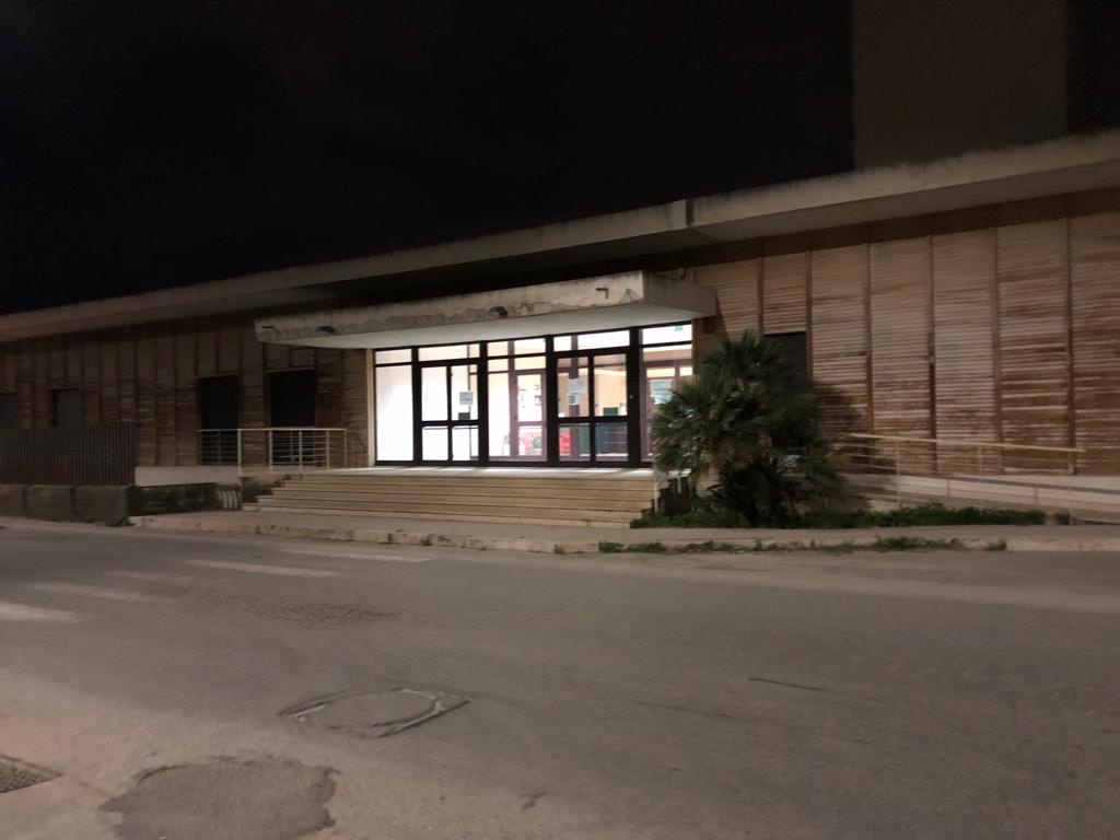 I pannicelli caldi del Sindaco di Comiso dopo la chiusura della Rsa e l’oculistica riportata a Vittoria.