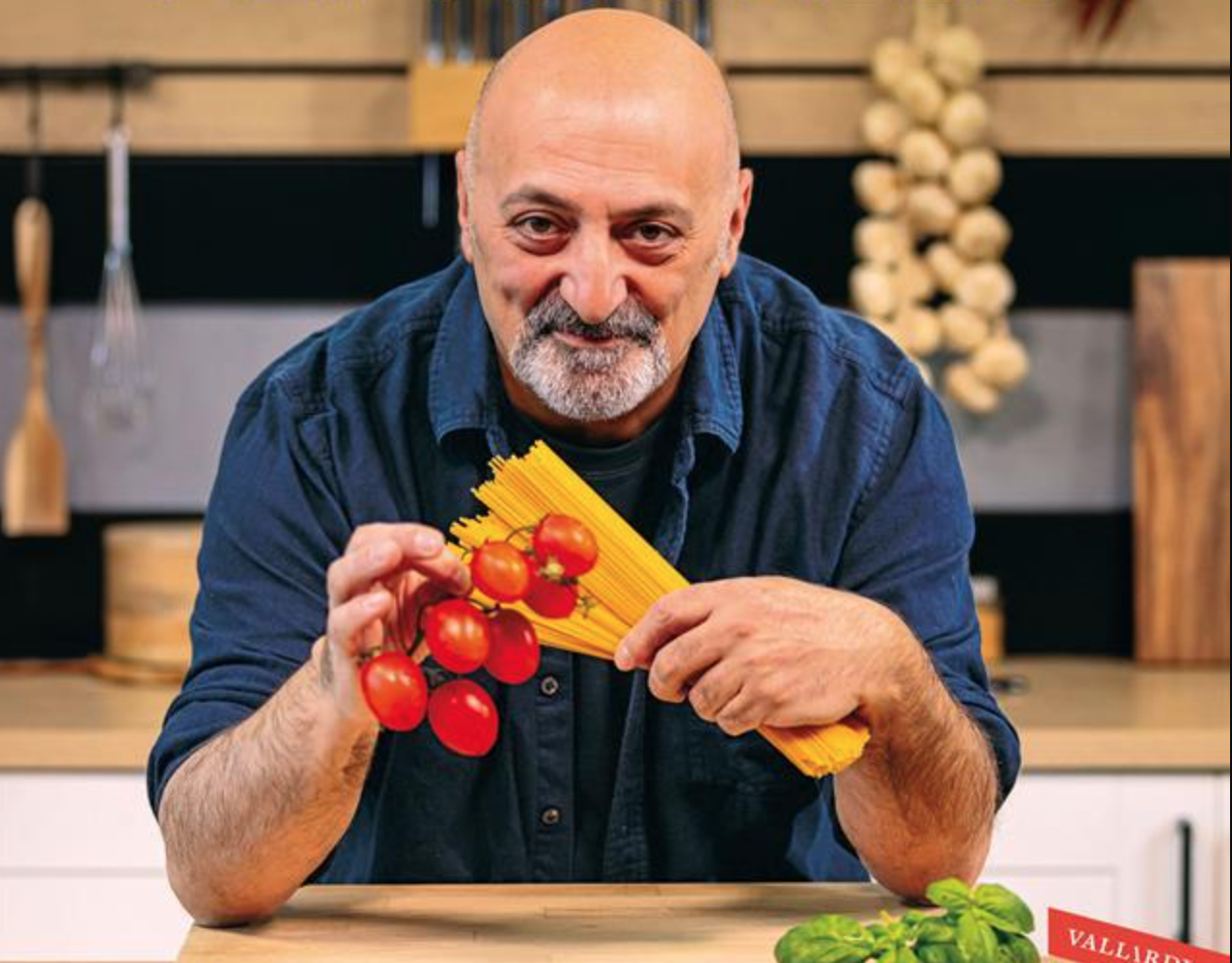 Il cuciniere Luca Pappagallo approda a Ragusa con lo Spadellata Tour