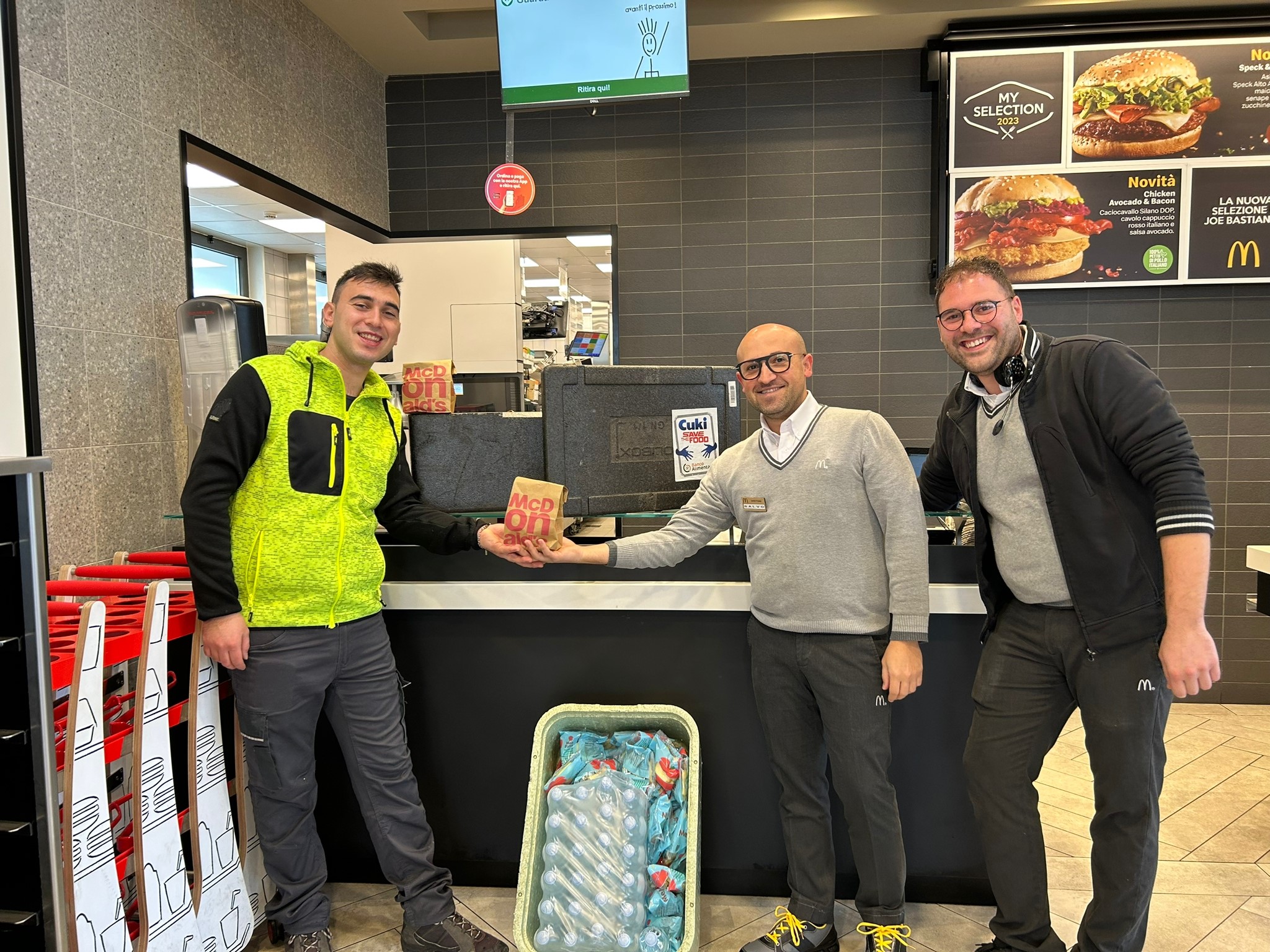 100 pasti caldi a settimana saranno donati alle persone in difficoltà da McDonald’s in provincia
