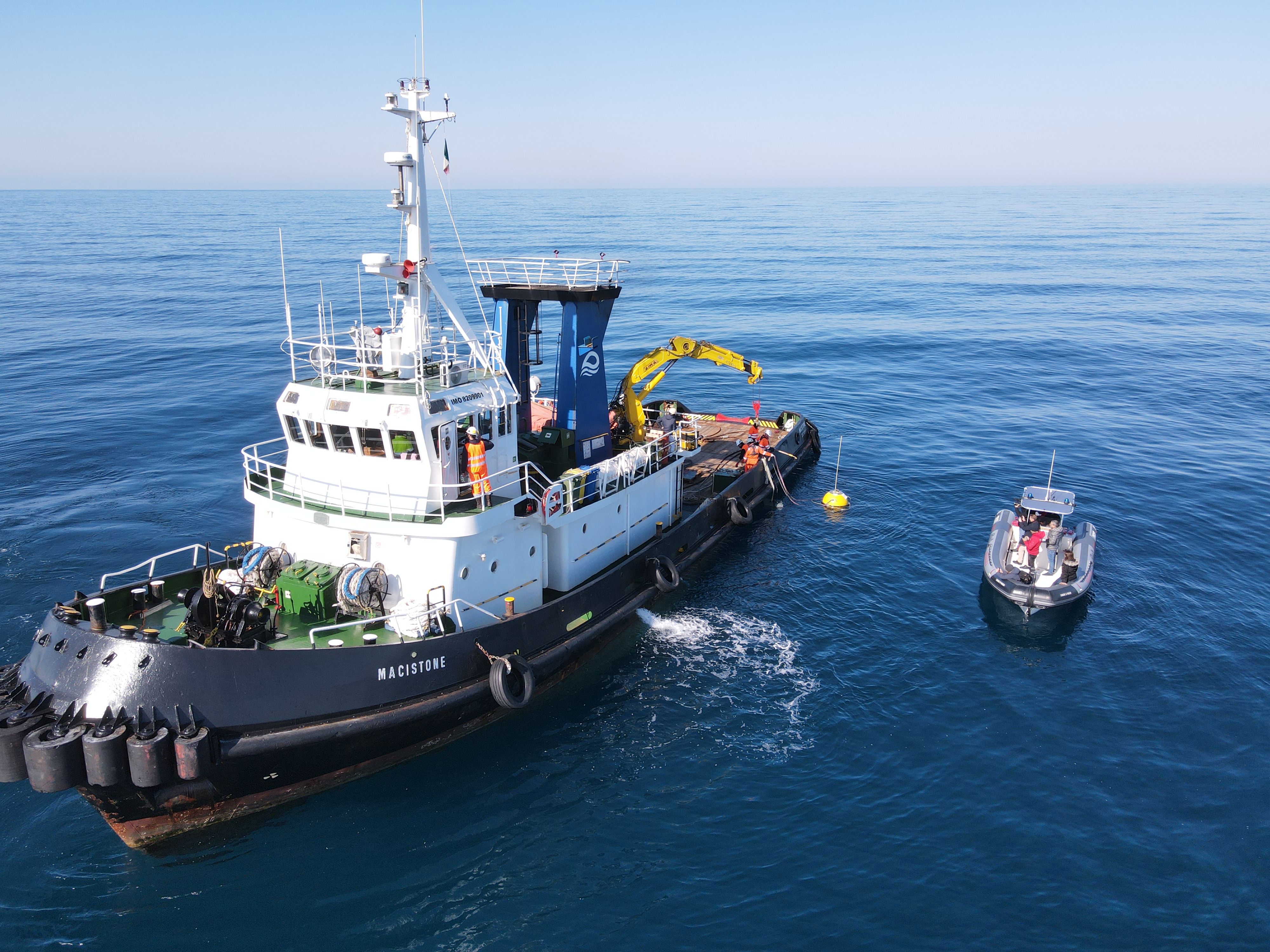 A Marina di Ragusa, installata la boa ondametrica: servirà a mitigare ...