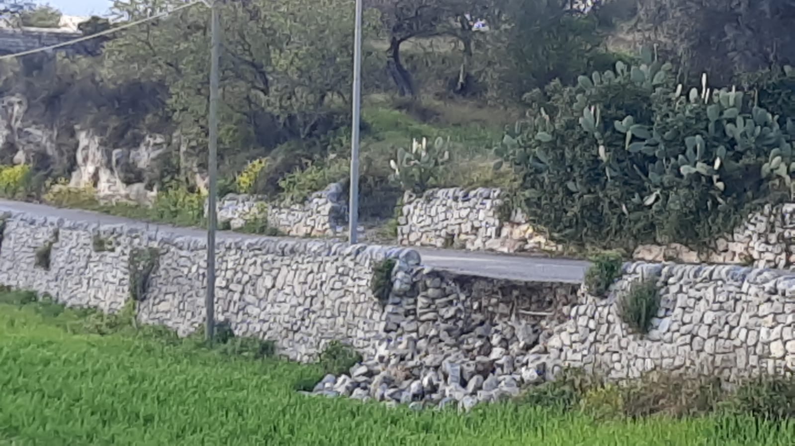 A quasi un mese dal ciclone, a San Giacomo nulla è stato ancora fatto. FOTO