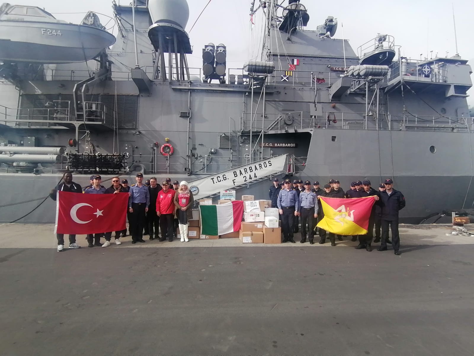 La nave turca “Tcg Barbados” porterà merce in favore delle popolazioni turche colpite dal terremoto