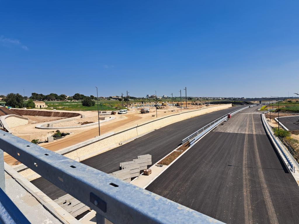 L’autostrada fino a Modica? Illusi, se ne parla nel 2024. Altro che ad agosto! Lo dice l’on. Cannata