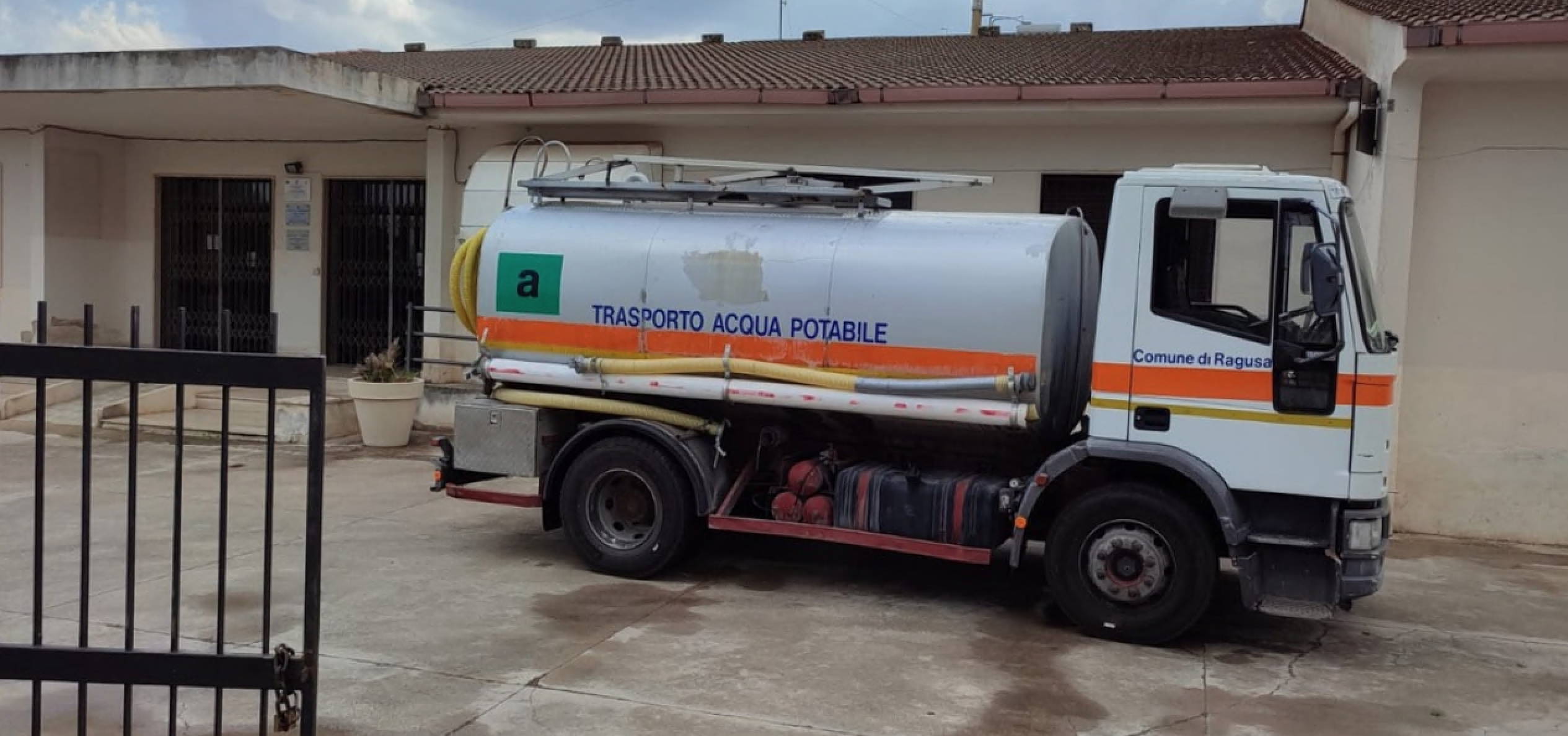 San Giacomo da 48 ore senza acqua. E senza autobotti