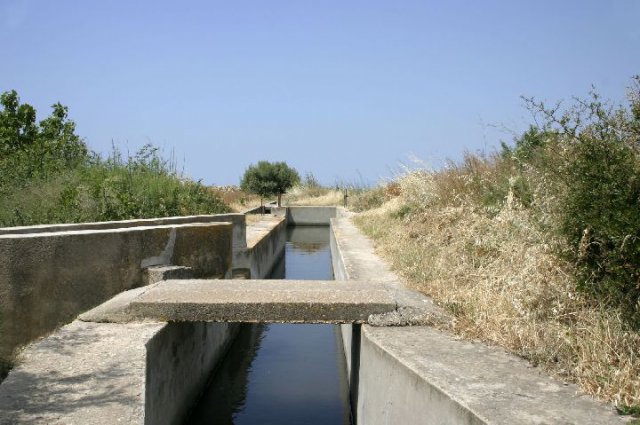 Acqua che si disperde fra canali colabrodo: rete obsoleta a Ispica e Acate. La Regione stanzia 14 milioni