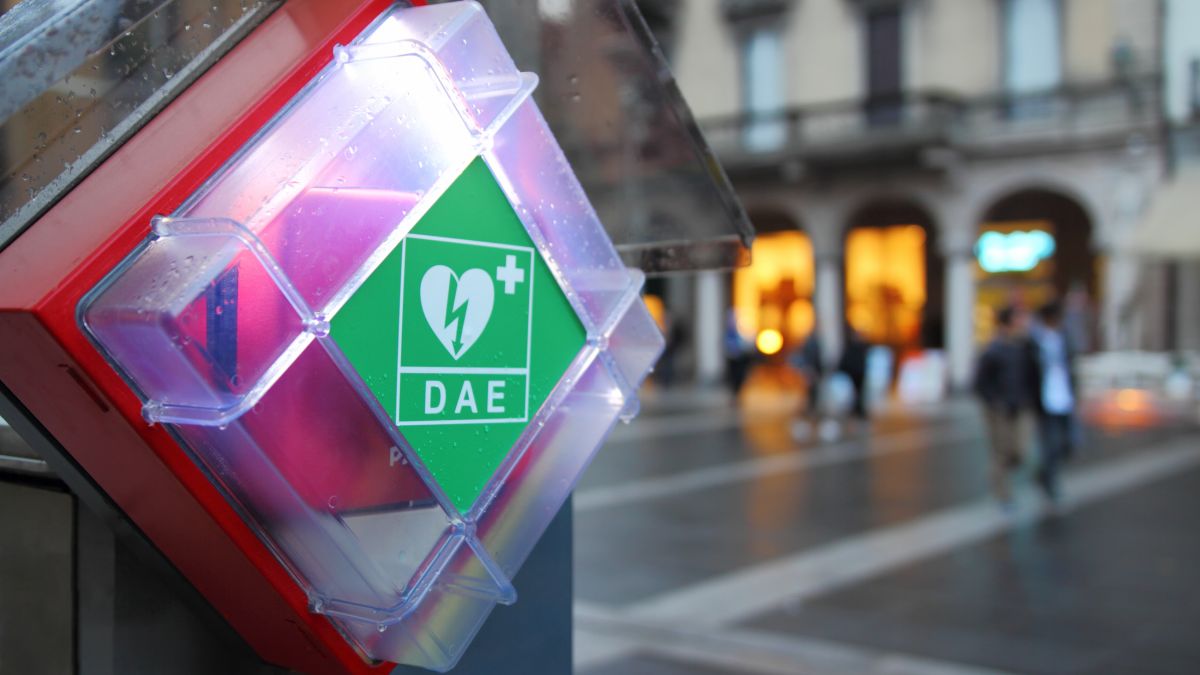 Un defibrillatore per artigiani, commercianti e sportivi nella zona artigianale di Scicli