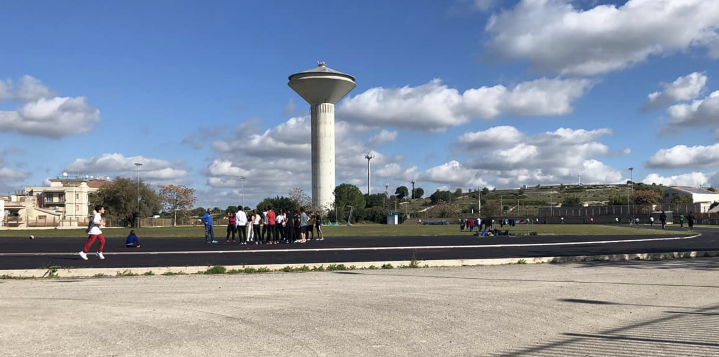 L’aria che si respira nel campo di atletica a Ragusa non è salutare