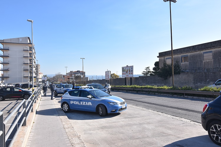 Ragusa e i controlli della polizia: identificate 309 persone
