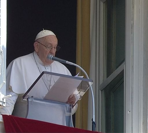 Prima di partire per Lisbona andate a trovare i nonni. Papa Francesco si rivolge così anche ai giovani della Diocesi di Noto