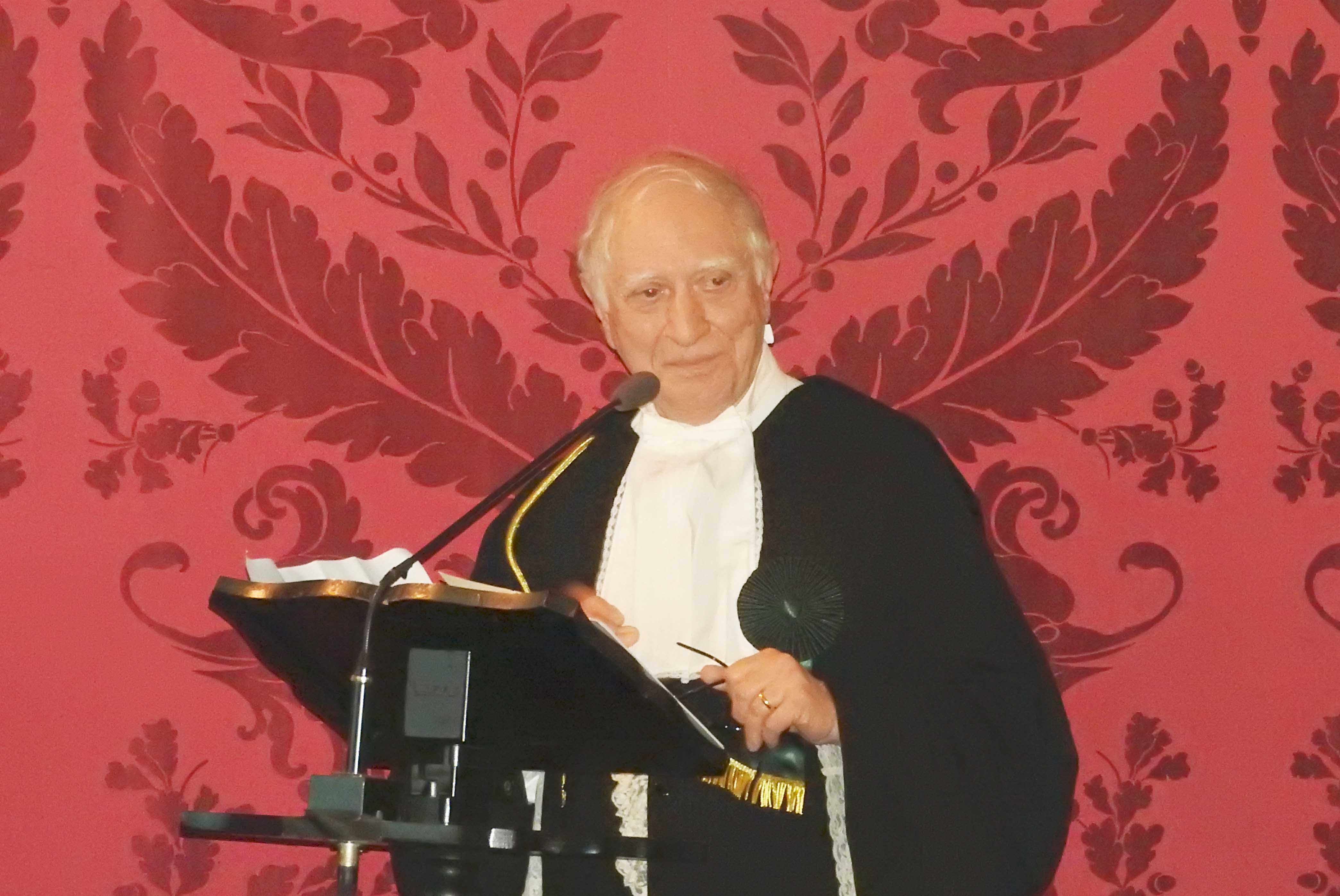 Al congresso di fisica a Modica, il candidato al Nobel Francesco Iachello