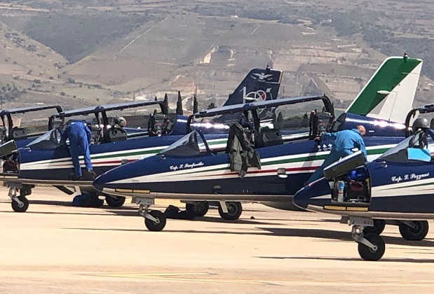 Nel cielo ibleo le Frecce Tricolori. Interdetto il tratto di mare da Playa Grande a Spinasanta per tre chilometri