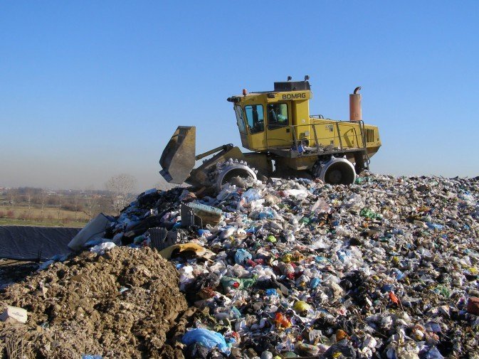 Discarica di Pozzo Bollente: una bomba ecologica. Revocato il finanziamento per il risanamento