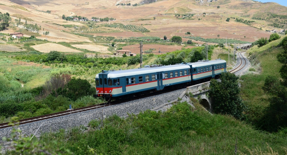 Torna l’iniziativa “Treni Storici” in Sicilia e nel ragusano: appuntamento da agosto a dicembre
