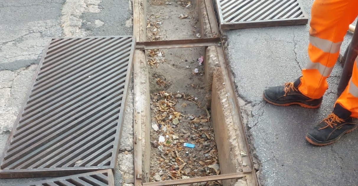 Pulizia delle caditoie. Lavori avviati a Comiso, polemiche a Vittoria