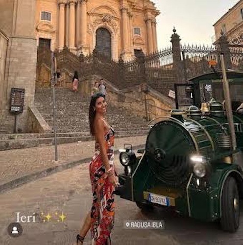Estate vip: Elisabetta Gregoraci a Ragusa e Modica