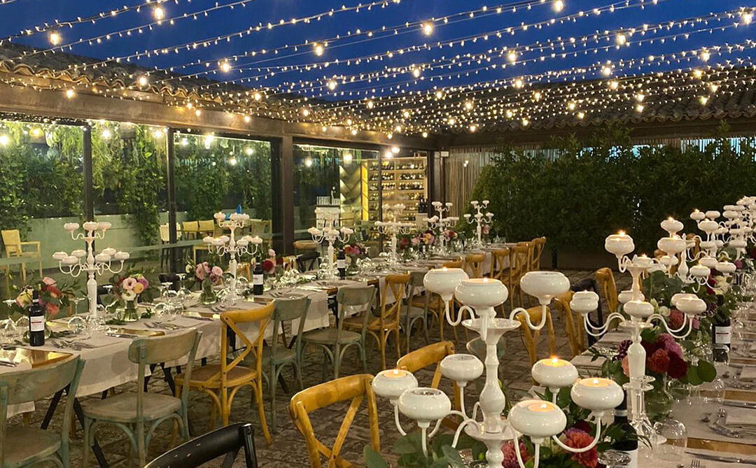 Il Ferragosto ai Cortili del Poggio con una serata di Gala all’interno del bioparco, giardini romantici con laghetto e cascate tra cibo, vino e spettacolo!