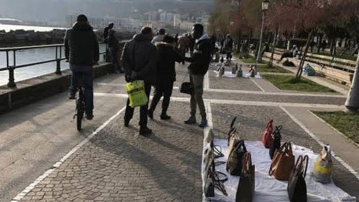 Ai “raggi X” l’ambulantato selvaggio a Pozzallo