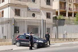 Ubriaco, aggredisce e minaccia i carabinieri. Arrestato