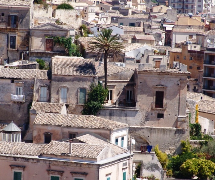 Passeggiate e colloqui in città tra storia e scienza. Modica conferma la sua passione per la cultura