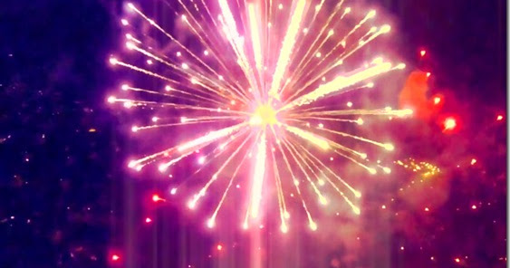 A Donnalucata la notte esplode: fuochi d’artificio fino a mezzanotte e cittadini esasperati