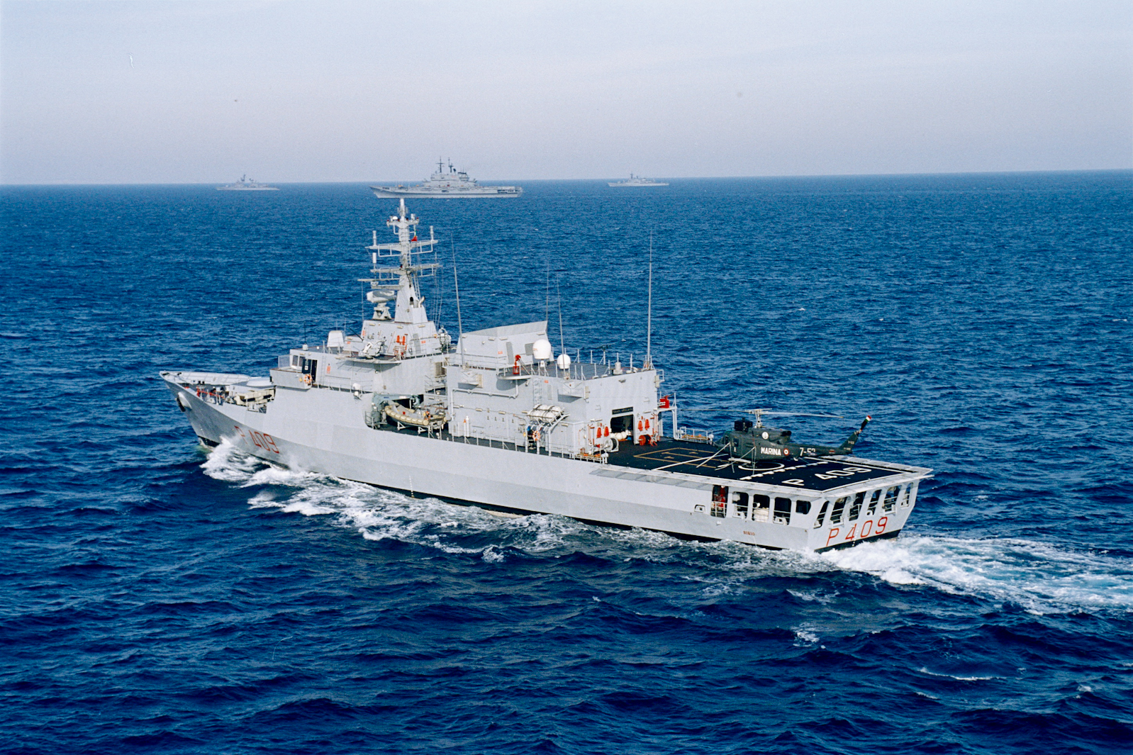 Marina militare salva 48 migranti, in arrivo a Pozzallo
