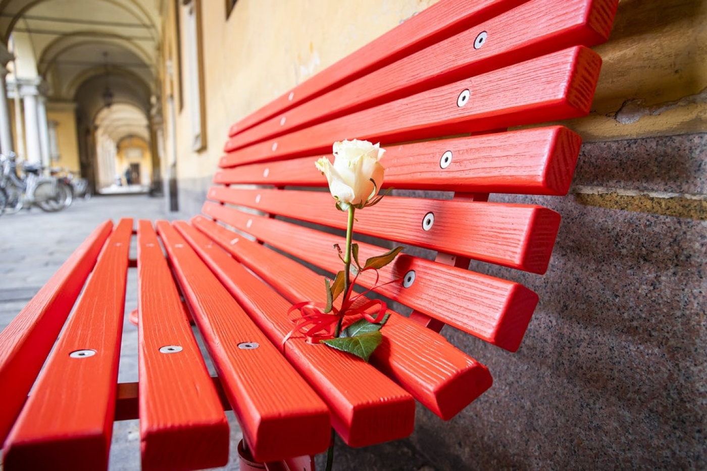 Ragusa aderisce alla campagna nazionale “Mai bandiera bianca” contro la violenza sulle donne