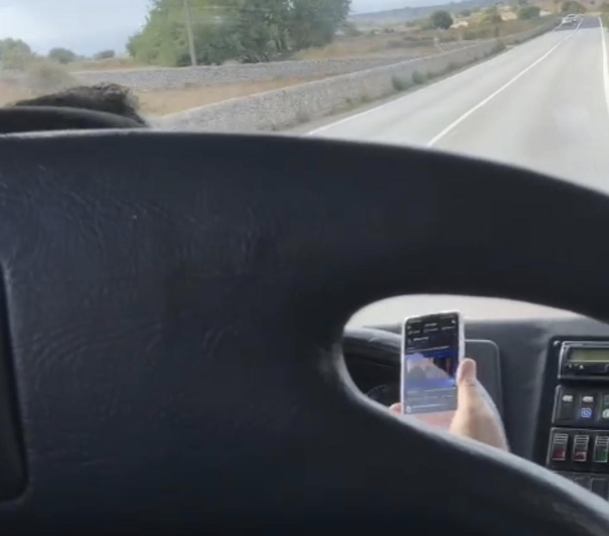 Autista Ast sospeso, guarda video mentre guida sulla tratta Scicli-Modica