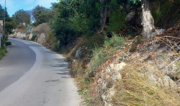 Una strada pericolosa quella di Fiumelato di collegamento fra Scicli e Modica. Gli abitanti chiedono l’installazione di dossi artificiali