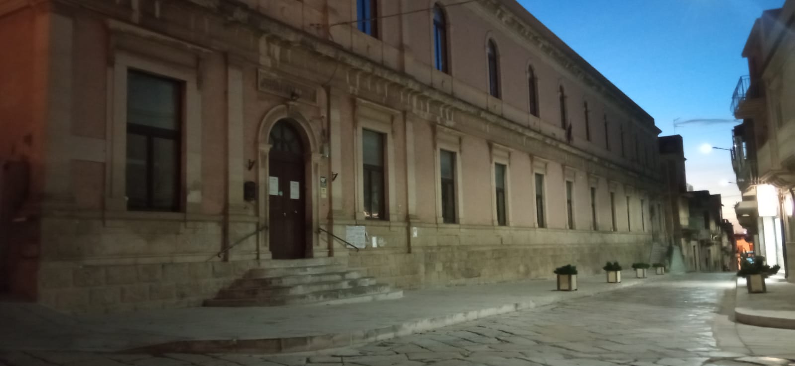 Comiso: il centro storico si rifà il look con la pavimentazione in pietra locale