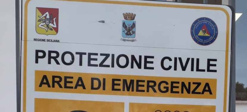 Cartelloni della protezione civile in giro per Ragusa: aiuterranno le persone in caso d’emergenza