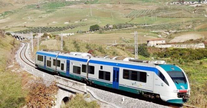 Treni inadeguati e tratta Caltanissetta-Siracusa di nuovo chiusa. Ragusa paga il prezzo più alto