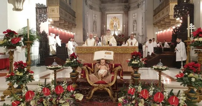L’omelia della notte di Natale di  don Corrado Lorefice: “L’unica strada da percorrere è la compassione che condivide. La condivisione è sempre riscatto, liberazione”