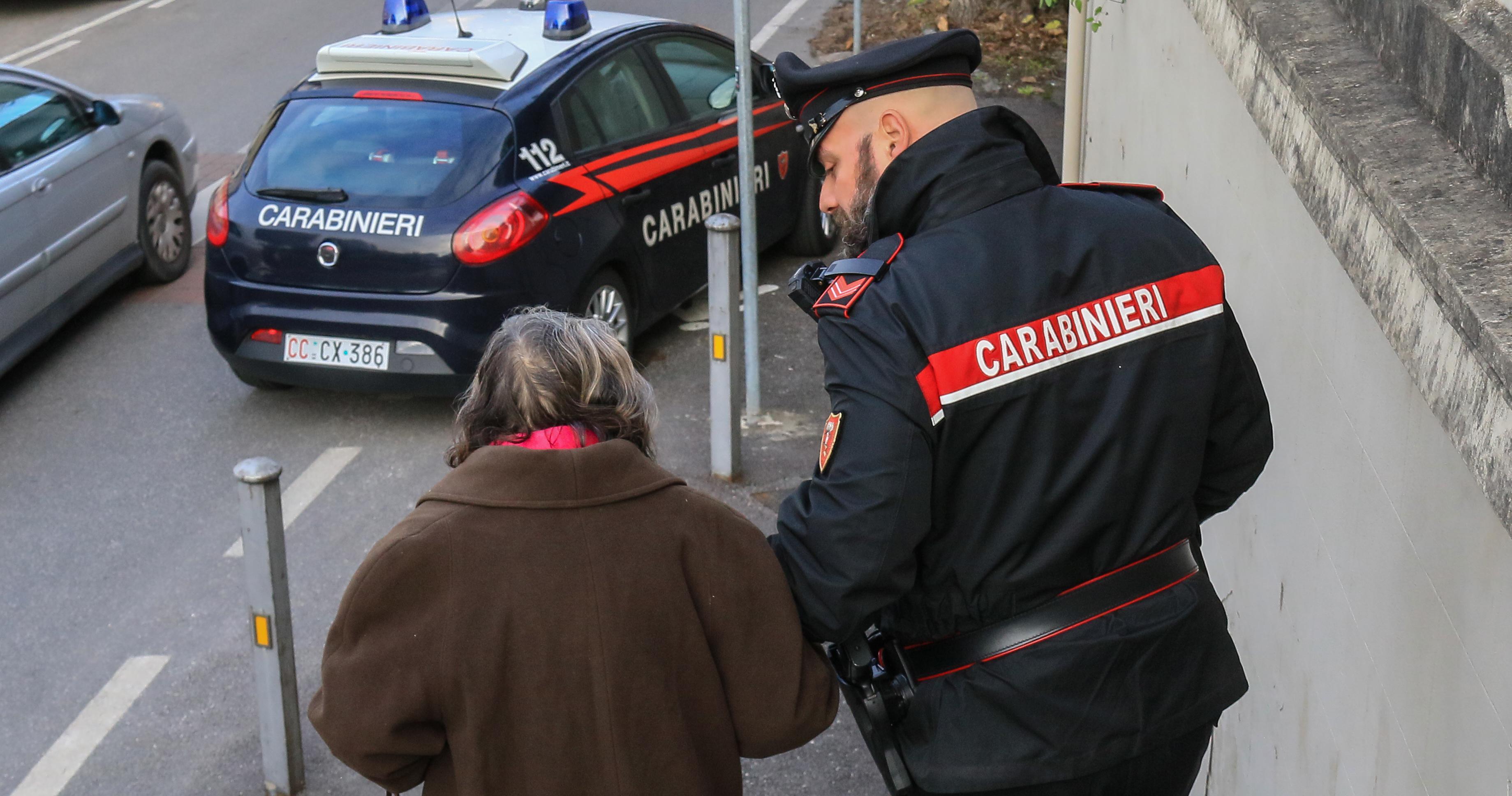 Minaccia e maltratta i genitori: arrestato 39enne comisano