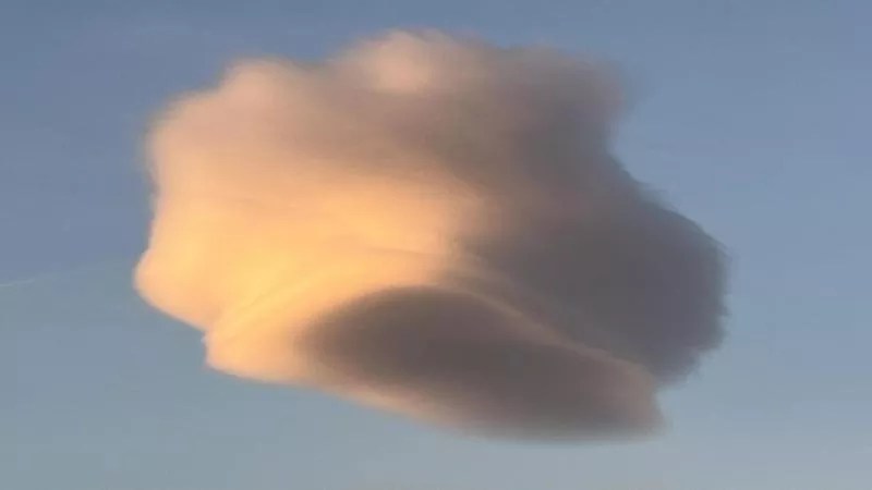 L’enigmatico cappello  sull’Etna che annuncia l’arrivo del freddo