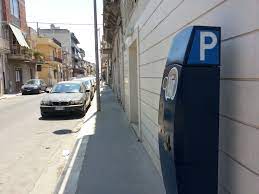 Ragusa: tenta di scassinare e rubare da un parchimetro, denunciato