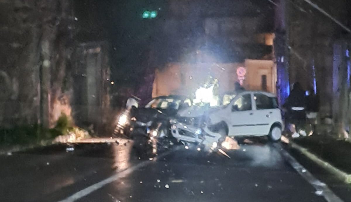 Padre e figlia ferite in incidente stradale a Modica