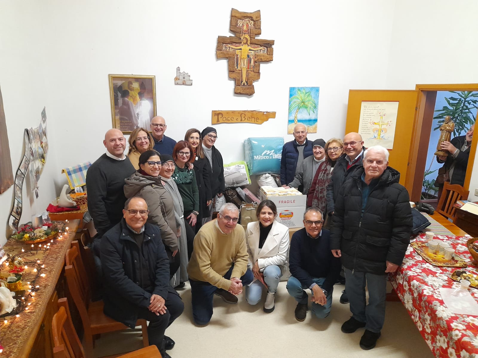 Borse per il parto, alimenti e coperte donate alle Sorelle Francescane della Carità di Pozzallo